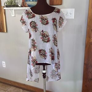 Hot topic womens floral sheer skull hi low shirt size medium white black red dar